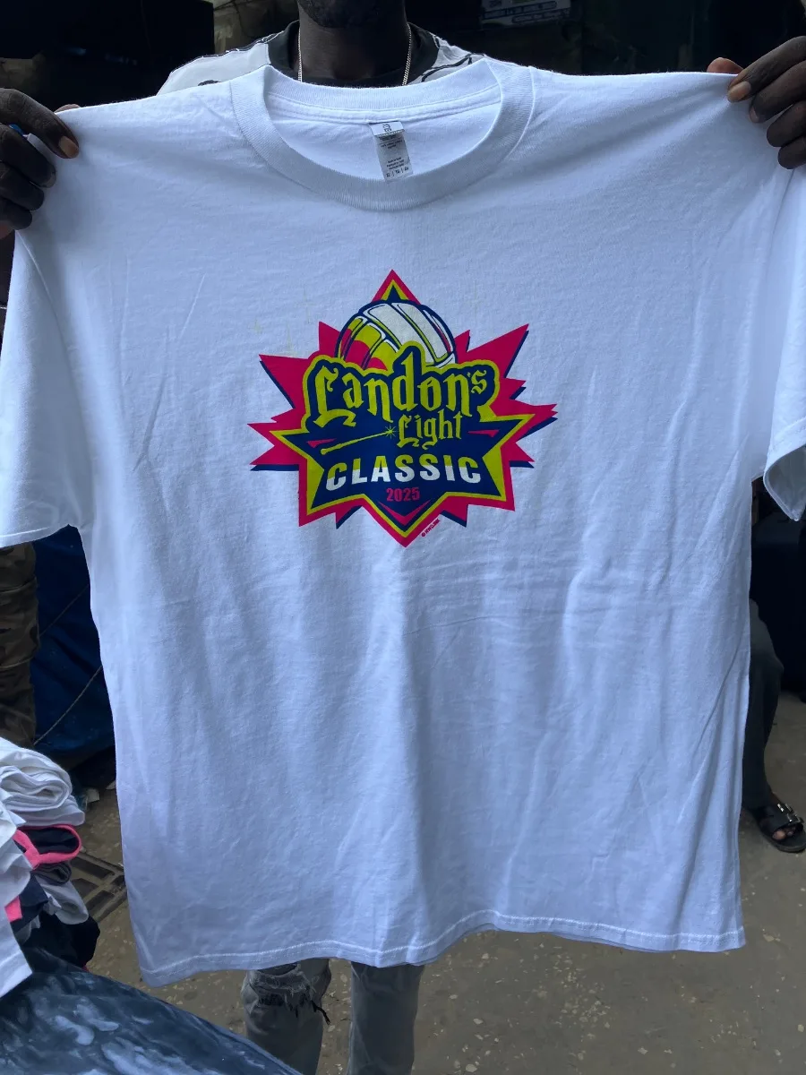 T-shirt pas cher tout à 1000fr — 1 000 FCFA chez Omzo shop, Marché Colobane Dakar