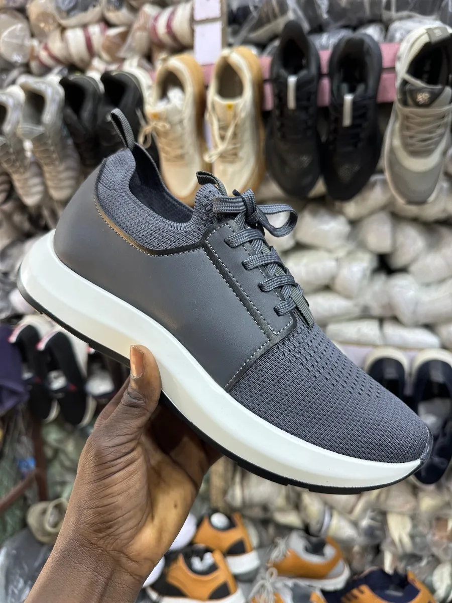 À écouter — Chaussures & Sacs — Écoutez la note vocale du vendeur chez AKD-SHOES, Marché Colobane Dakar