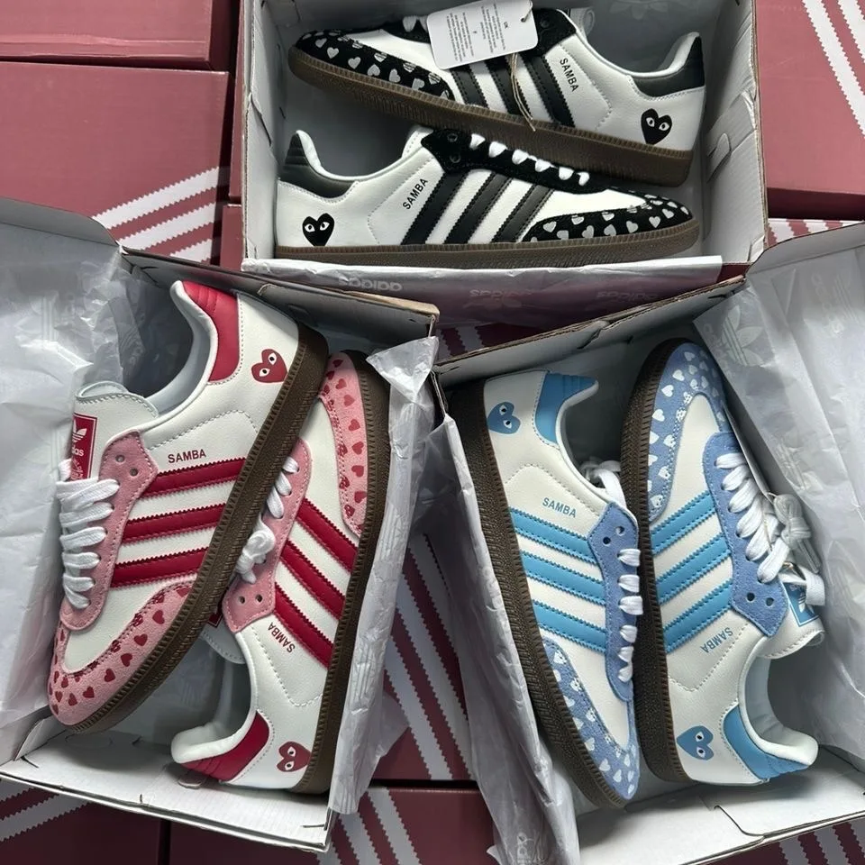 Adidas — Mame cheikh shoes, Marché Colobane Dakar