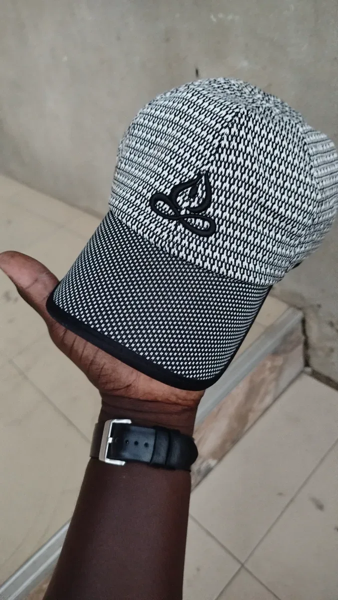 Sarr normal cap — 5 000 FCFA chez Ibrahima Business, Marché Colobane Dakar