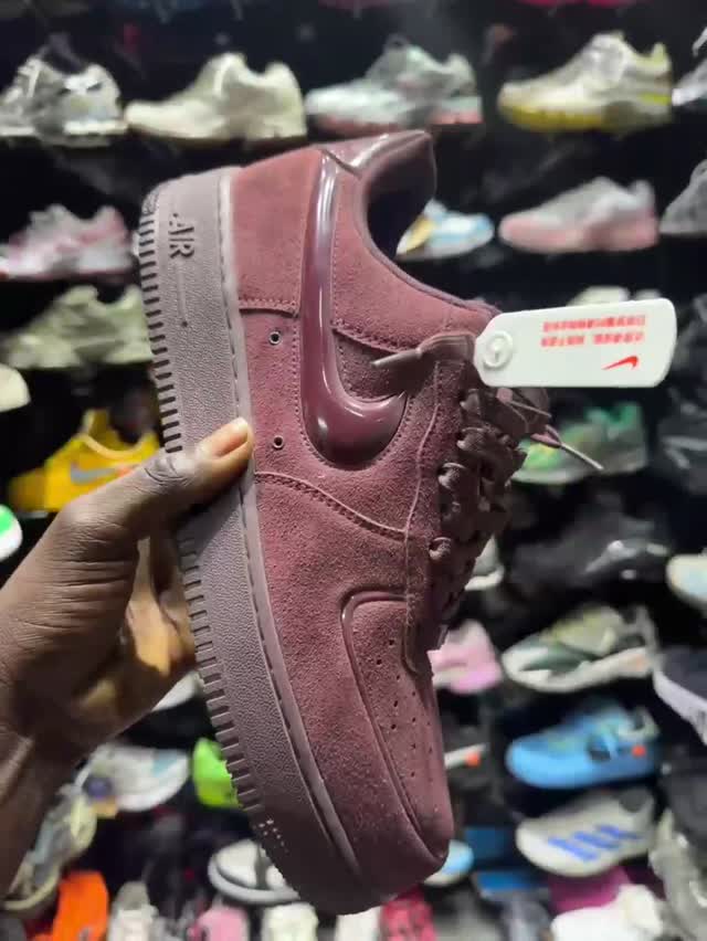 À écouter — Chaussures & Sacs — Écoutez la note vocale du vendeur chez AKD-SHOES, Marché Colobane Dakar