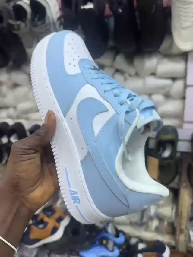 À écouter — Chaussures & Sacs — Écoutez la note vocale du vendeur chez AKD-SHOES, Marché Colobane Dakar