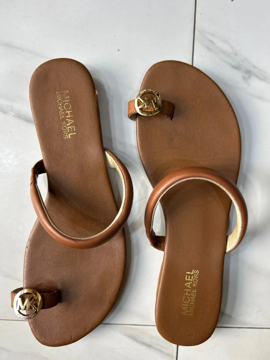 À écouter — Chaussures & Sacs — Écoutez la note vocale du vendeur chez Mor shoes, Marché Colobane Dakar