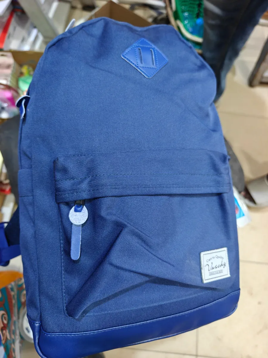 sac minimum  4mil max 6mil — 5 000 FCFA chez negoce papeterie, Marché Colobane Dakar