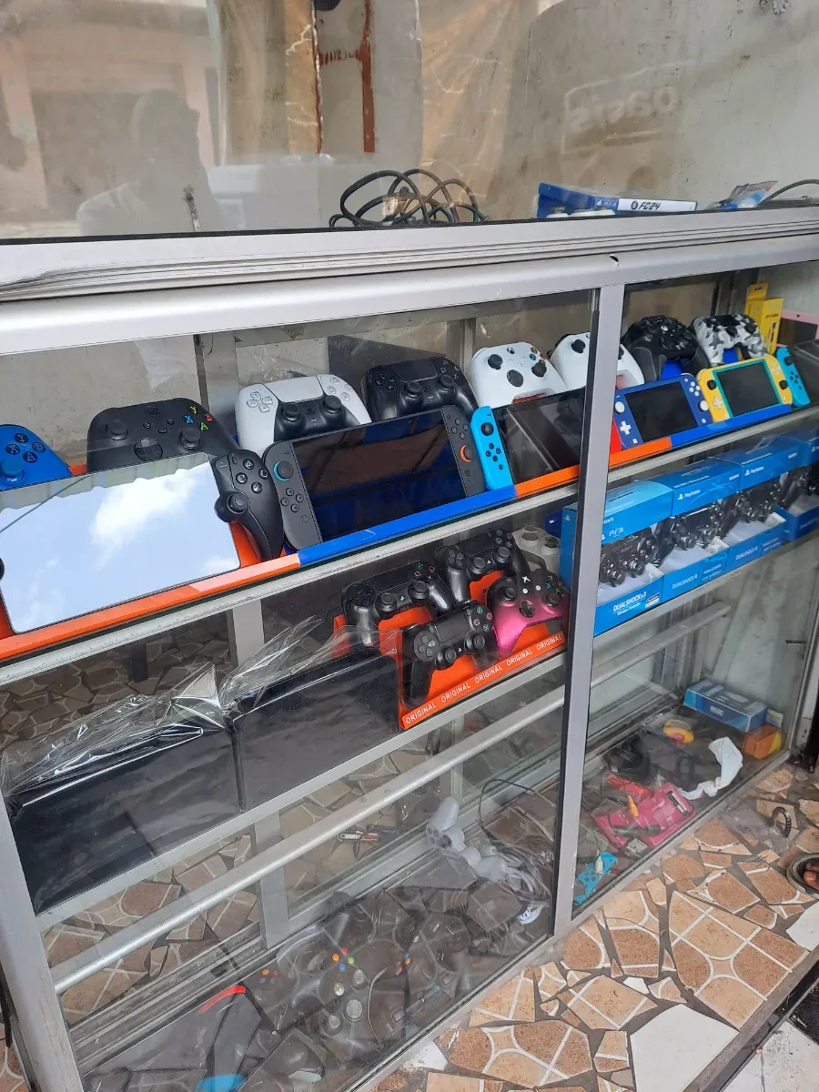 jeux video disponible appeler moi — Prix à demander chez mouha game, Marché Colobane Dakar