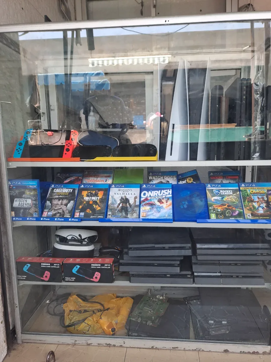 À écouter — Jeux Vidéo — mouha game, Marché Colobane Dakar