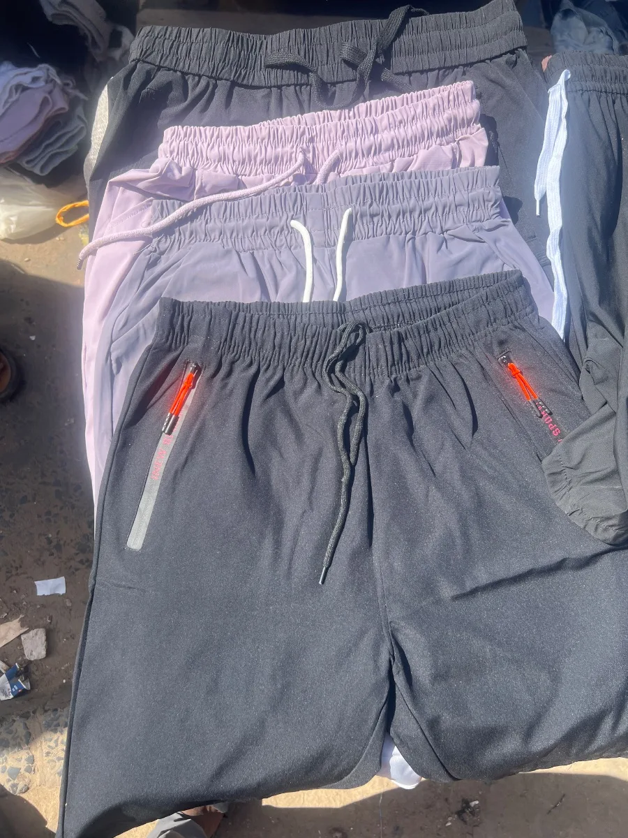 Short pas cher — 1 500 FCFA chez Wa Keur Borom Darou Business, Marché Colobane Dakar
