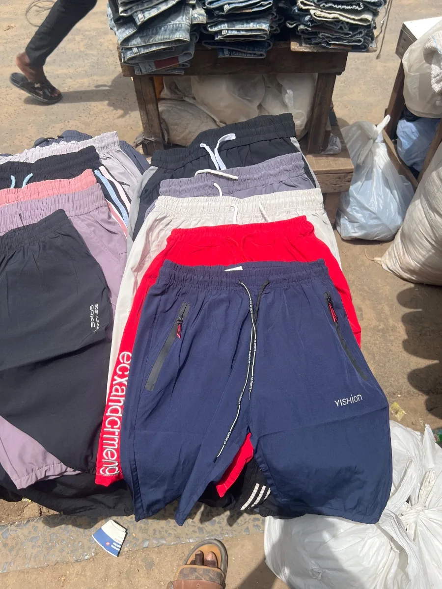 1500 — Prix à demander chez Wa Keur Borom Darou Business, Marché Colobane Dakar