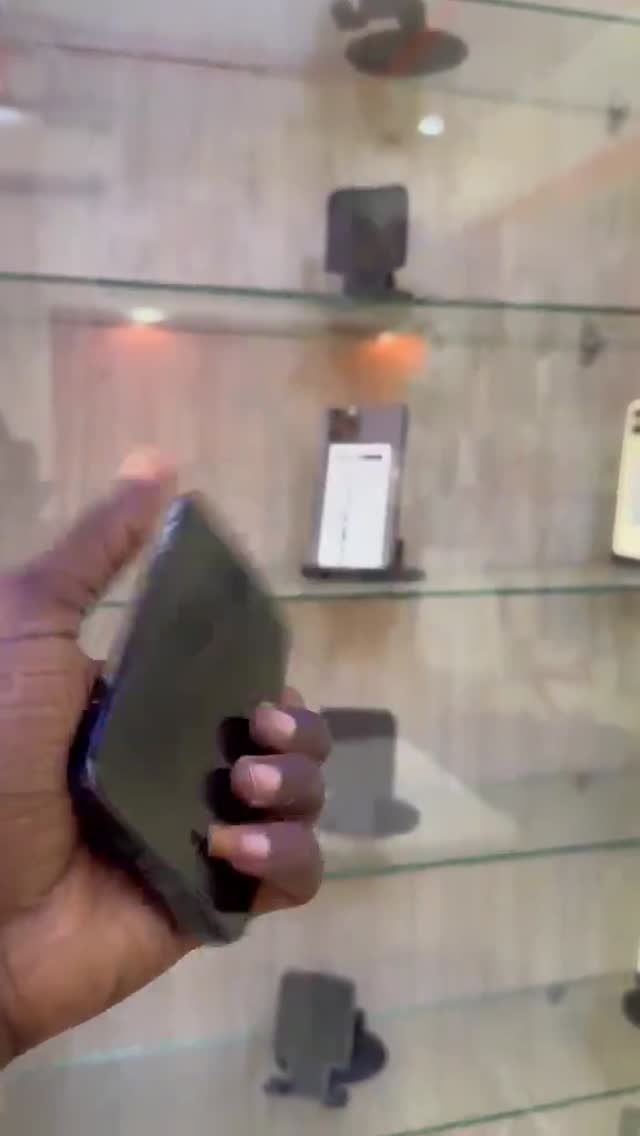 Wanter 12simple 128go id off écran fissuré — Massamba Shop, Marché Colobane Dakar