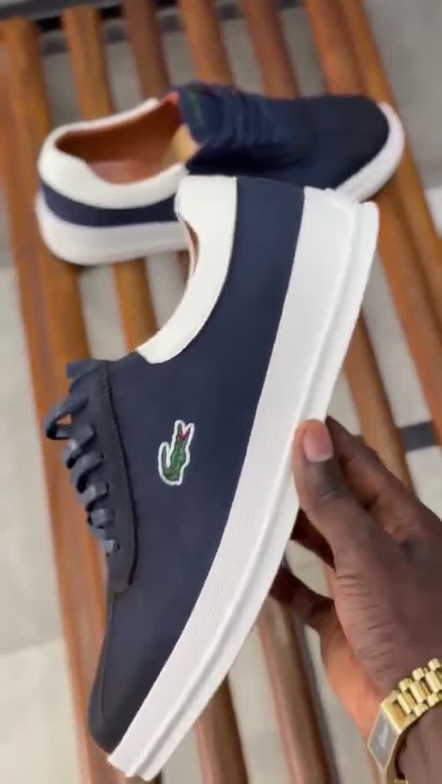 À écouter — Chaussures & Sacs — Écoutez la note vocale du vendeur chez AKD-SHOES, Marché Colobane Dakar