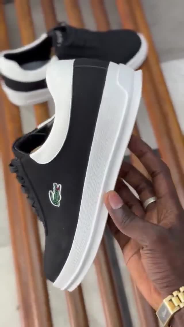 À écouter — Chaussures & Sacs — Écoutez la note vocale du vendeur chez AKD-SHOES, Marché Colobane Dakar