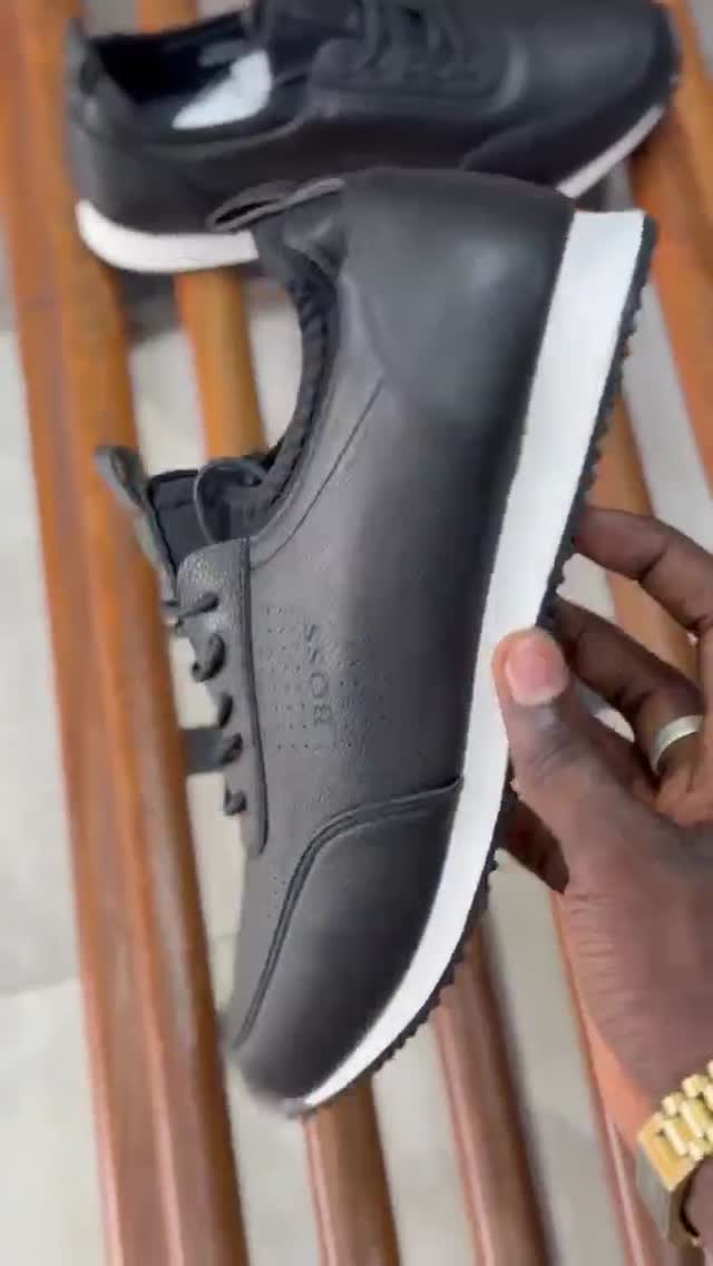 À écouter — Chaussures & Sacs — Écoutez la note vocale du vendeur chez AKD-SHOES, Marché Colobane Dakar