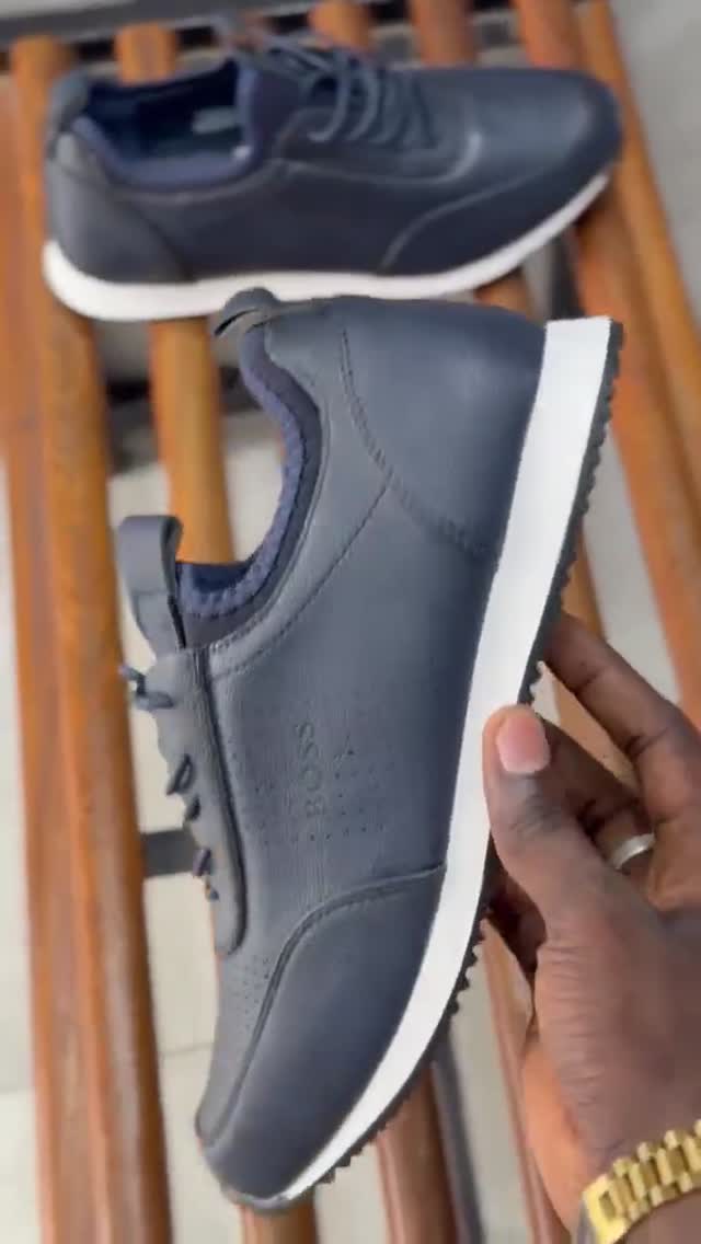 À écouter — Chaussures & Sacs — Écoutez la note vocale du vendeur chez AKD-SHOES, Marché Colobane Dakar